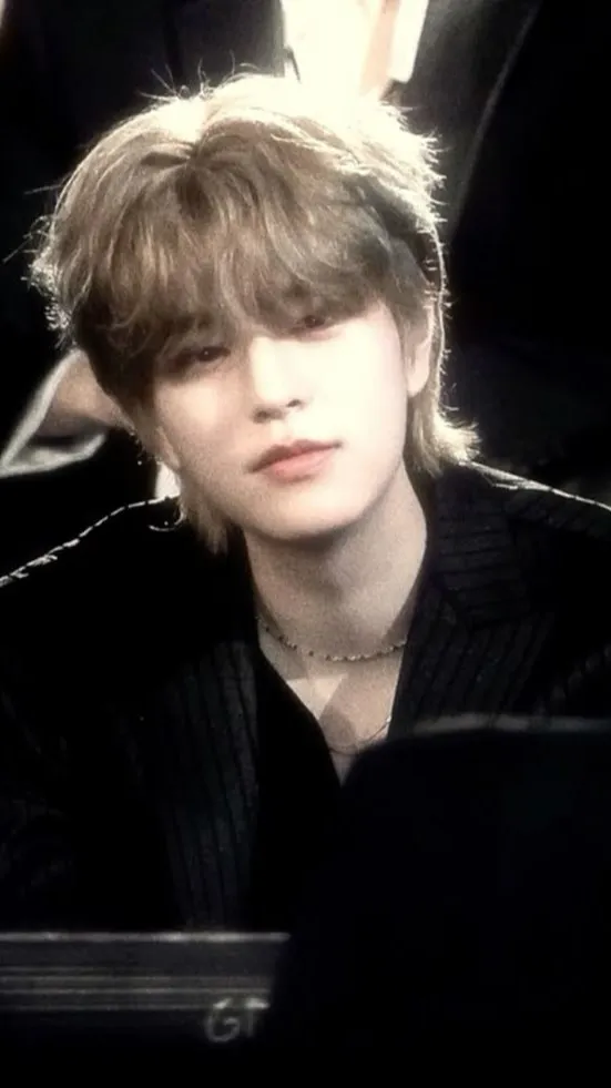 ai character: seungmin background