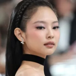 chat with ai character: Jennie BLACKPINK