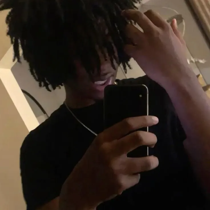 chat with ai character: ➶👾Leo👾➴