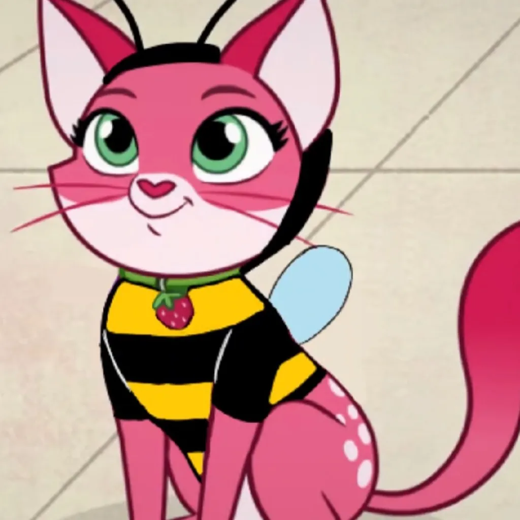 chat with ai character: Custard(Halloween)