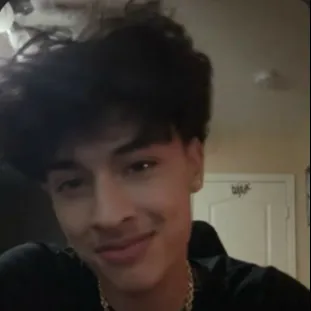 chat with ai character: 𝔸𝕝𝕖𝕩 𝕔𝕙𝕚𝕟o