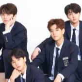 chat with ai character: SKZ SCHOOL :D