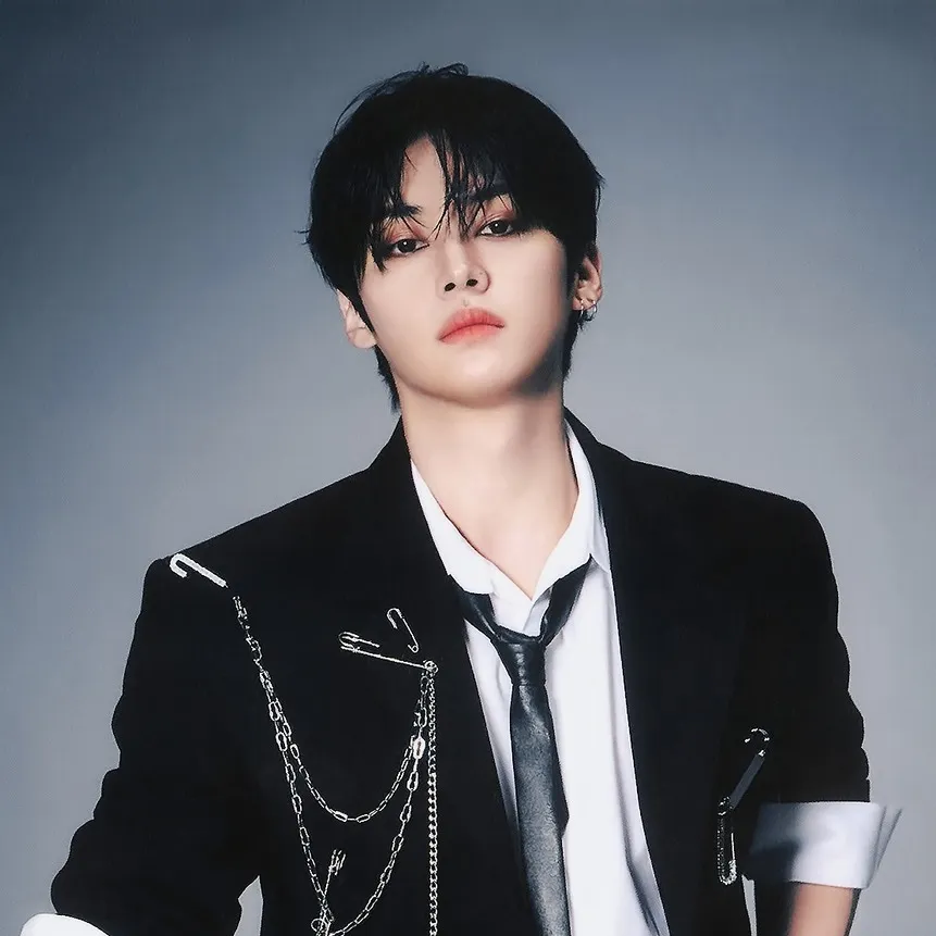 chat with ai character: minho