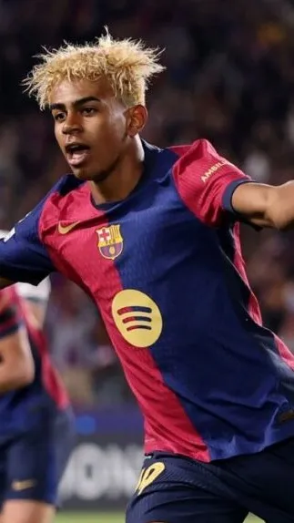 ai character: Lamine Yamal background