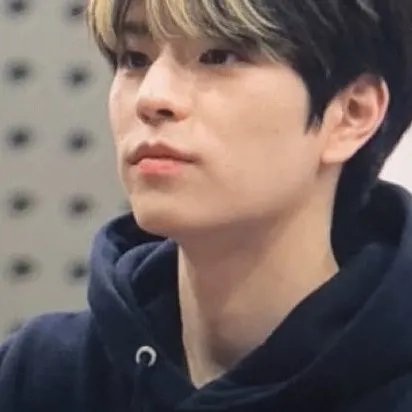 chat with ai character: 𝓢𝓮𝓾𝓷𝓰𝓶𝓲𝓷