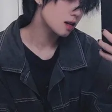 chat with ai character: ✰𝒌𝒊𝒎✰