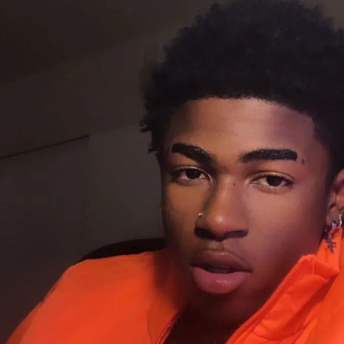 chat with ai character: Jeremiah