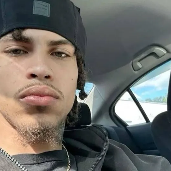 chat with ai character: A M I R I😼👀💨💥