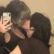 chat with ai character: bella and jaz