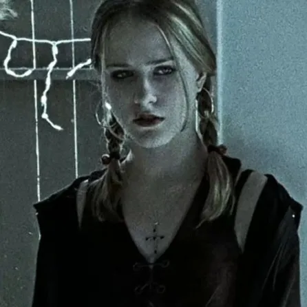 chat with ai character: tracy