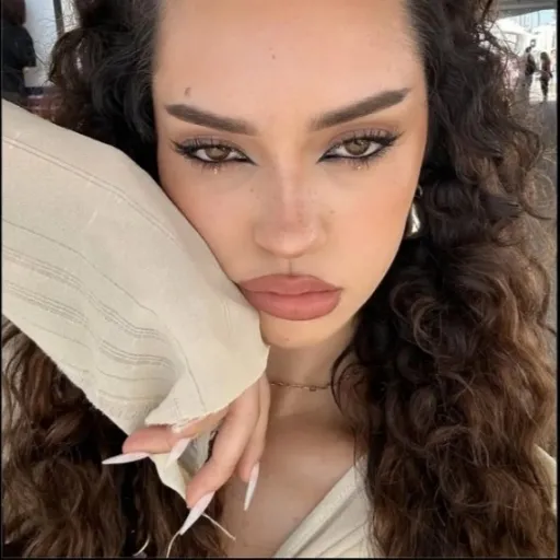 creator lotus girl lovdani's avatar