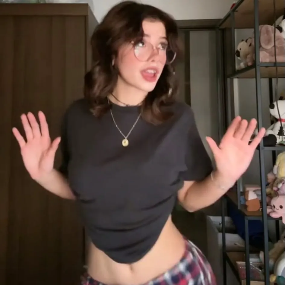 chat with ai character: brianne