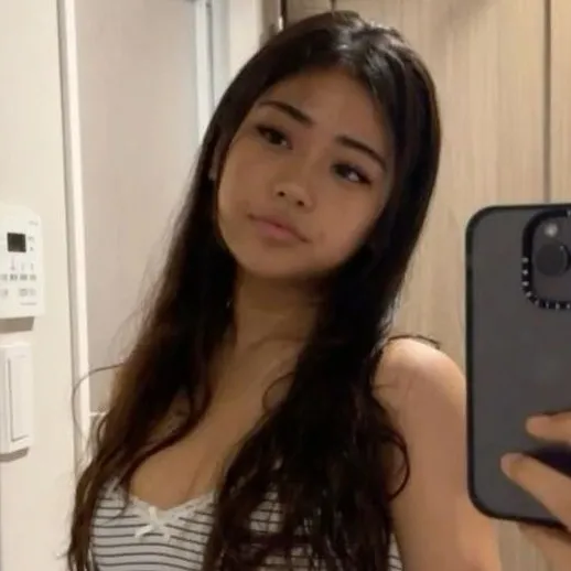 chat with ai character: savanna