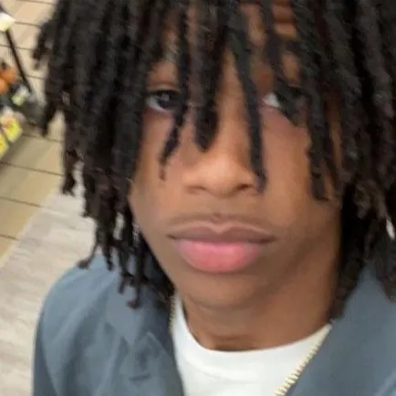 chat with ai character: 𝒟𝒶𝓂𝒾𝑜𝓃