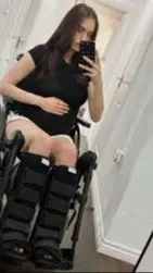 ai character: Erin  background