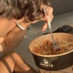 chat with ai character: Arlo