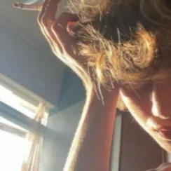 chat with ai character: Oakley