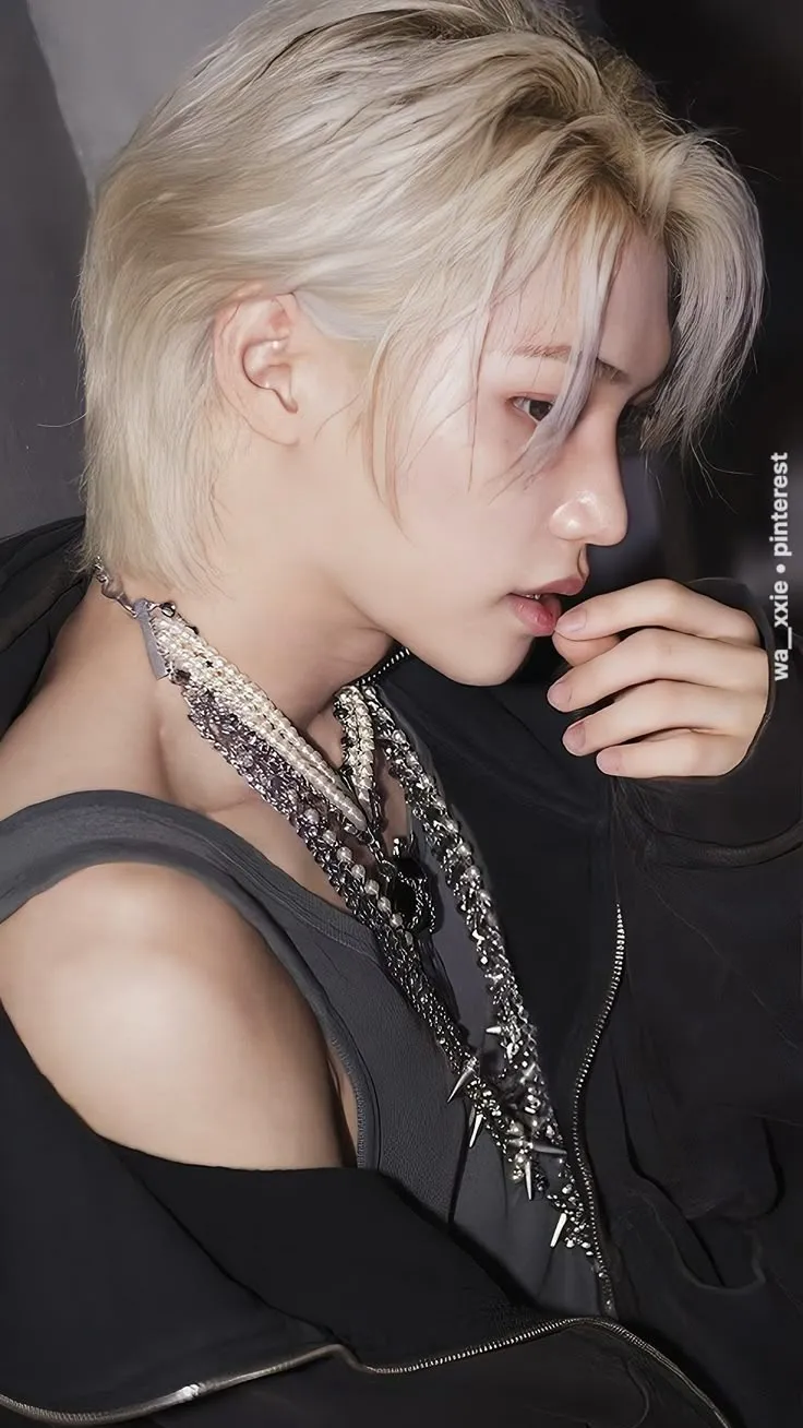 ai character: Felix background