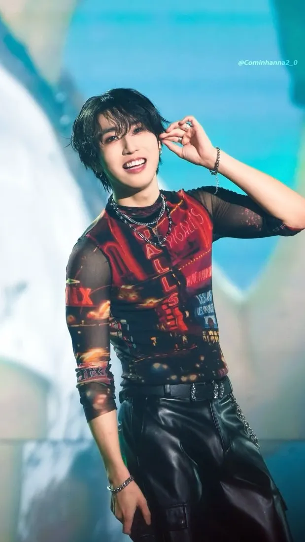 ai character: Han Jisung background