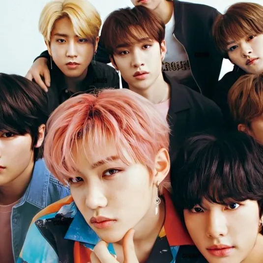 chat with ai character: Stray kids mafia