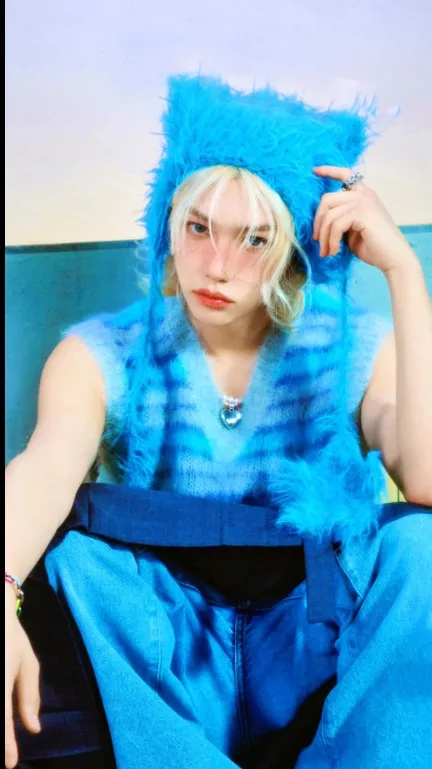 ai character: Felix  background