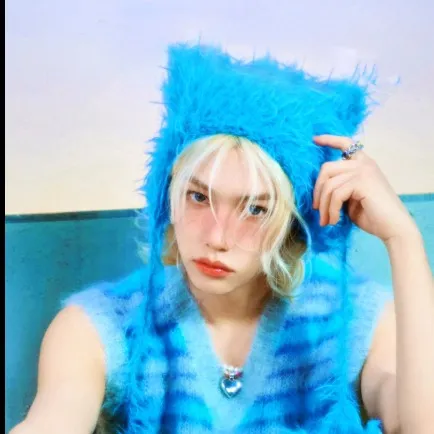 chat with ai character: Felix 