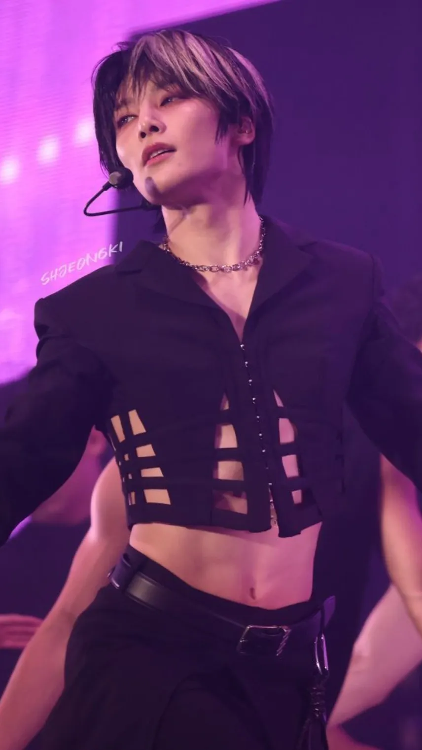 ai character: I.N  boyfriend  background