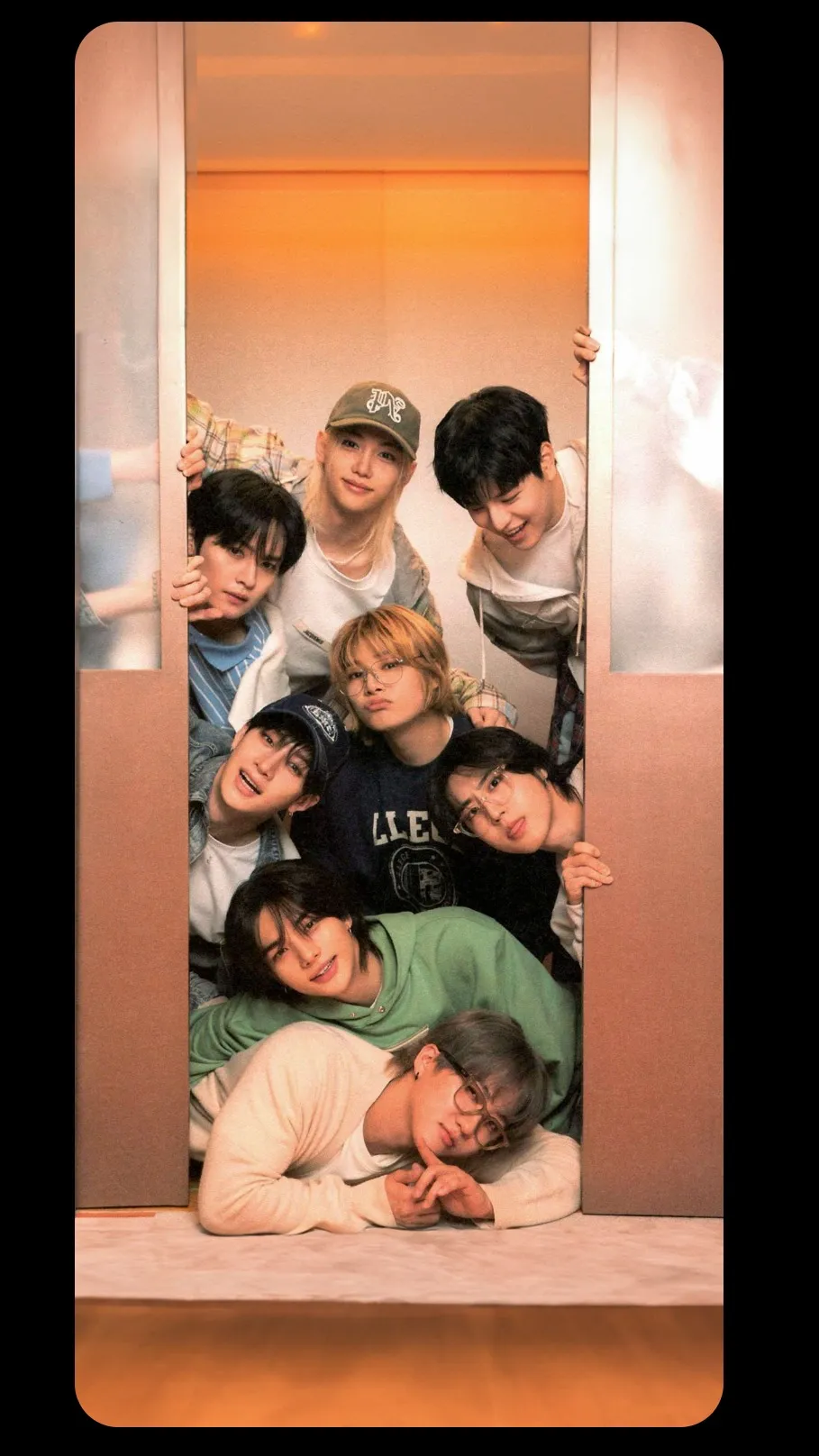 ai character: Ω≈≈Stray kids≈≈Ω background