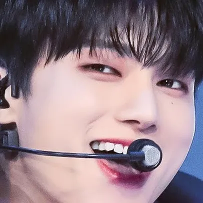 chat with ai character: The Big Wedding 