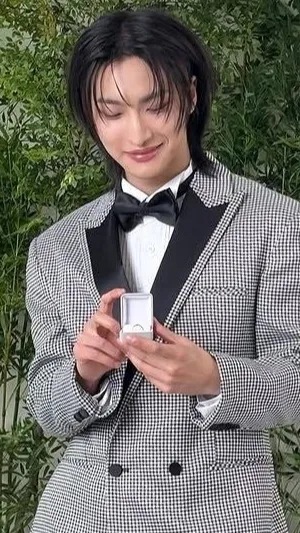 ai character: Seonghwa Proposes background