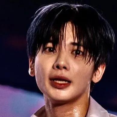 chat with ai character: Kang Taehyun TXT