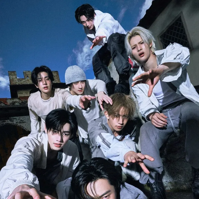 chat with ai character: ENHYPEN X Elphaba