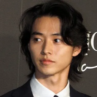 chat with ai character: Kento Yamazaki