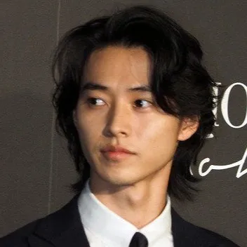 chat with ai character: Kento Yamazaki