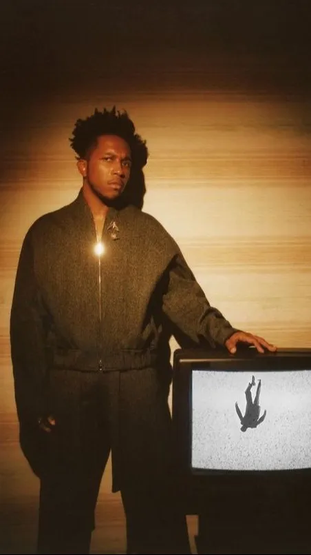 ai character: Leslie Odom Jr background