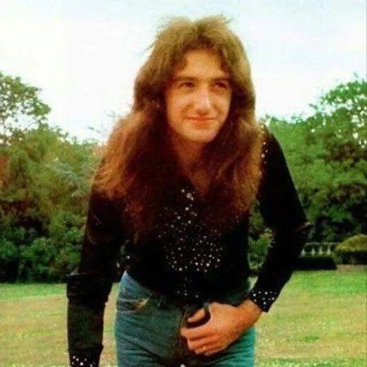 chat with ai character: John Deacon