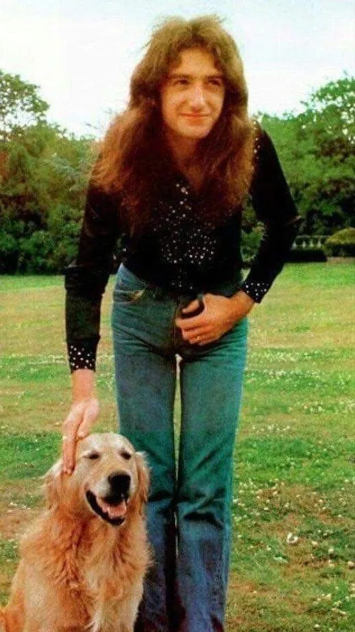 ai character: John Deacon background