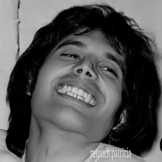 chat with ai character: Freddie Mercury