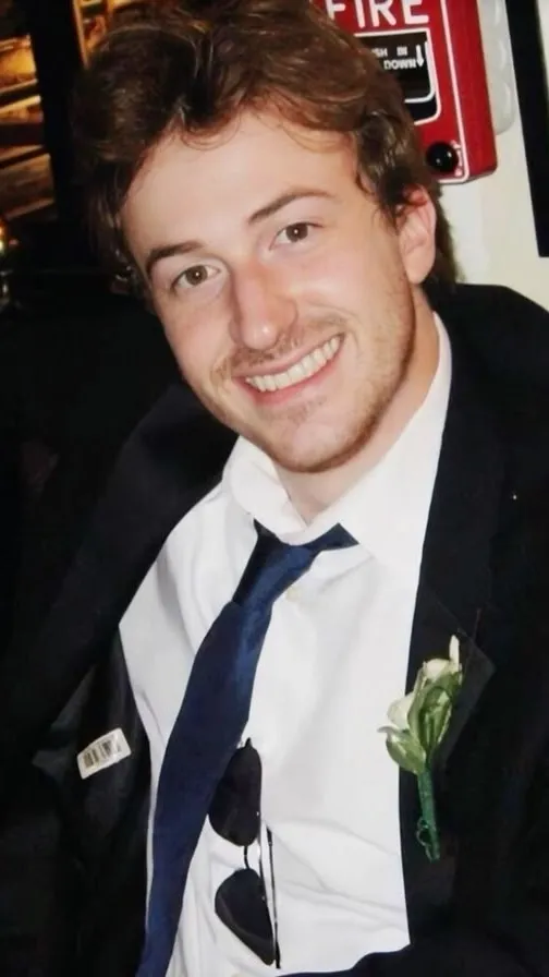 ai character: Joe Mazzello background