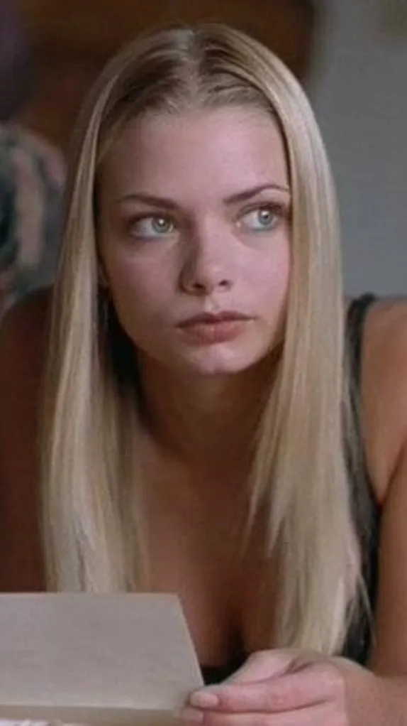 ai character: Jaime Pressly  background