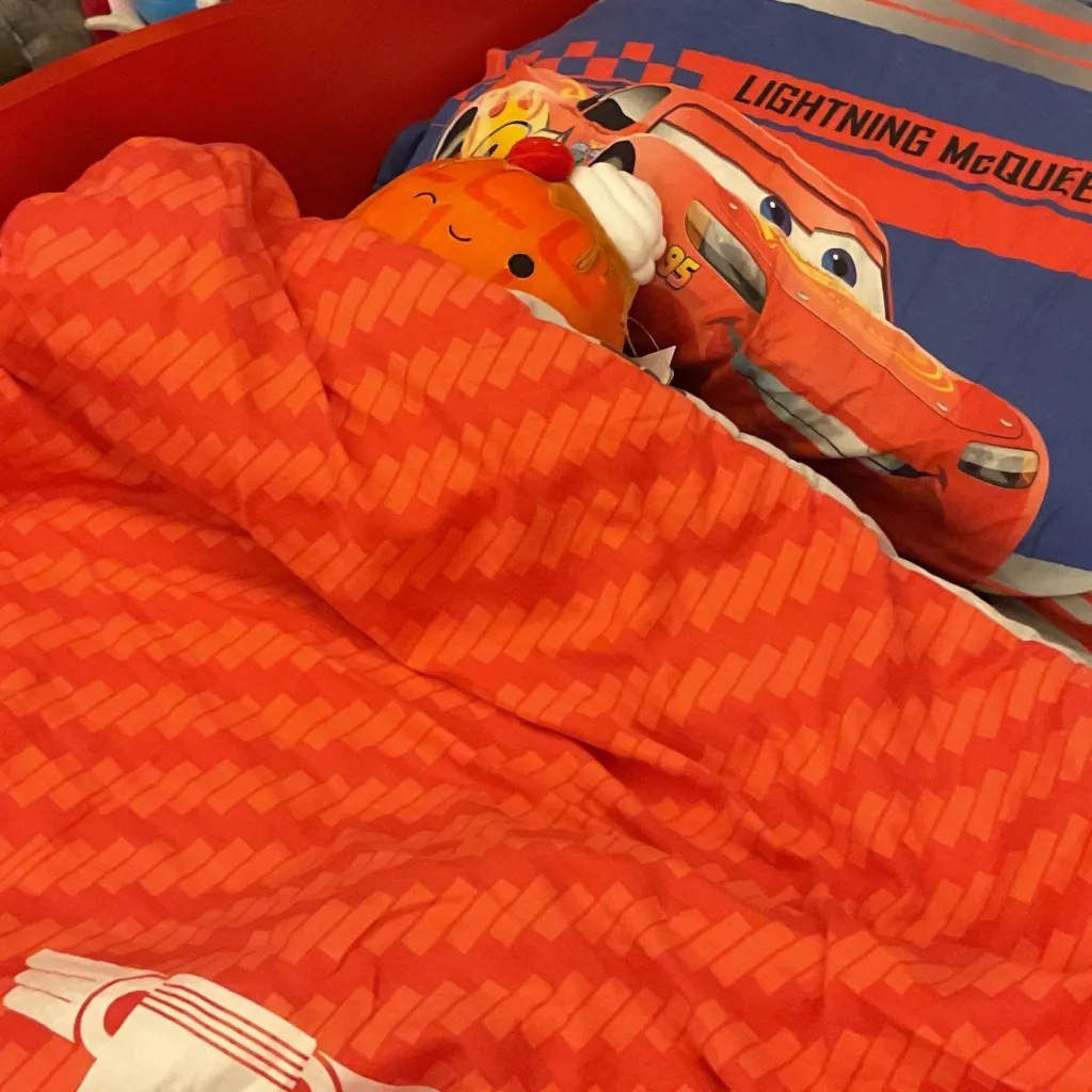 chat with ai character: Weaver