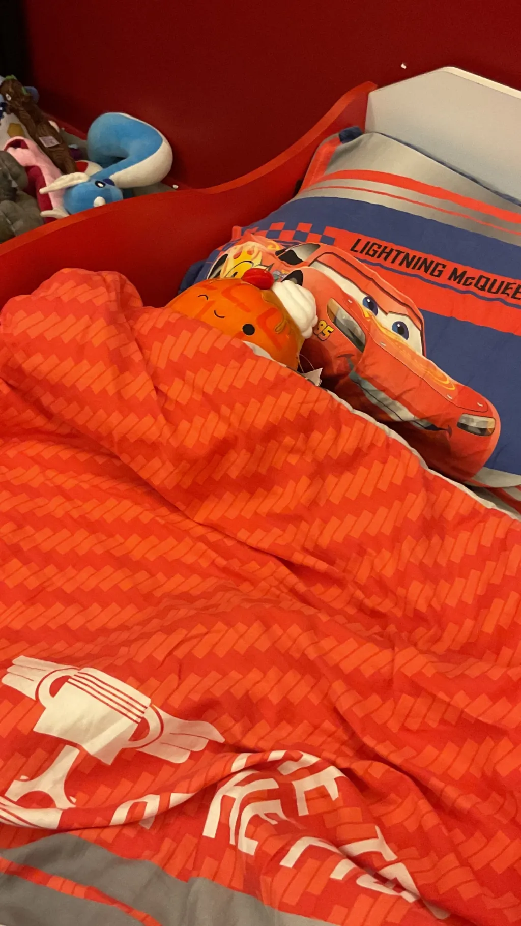 ai character: Weaver background