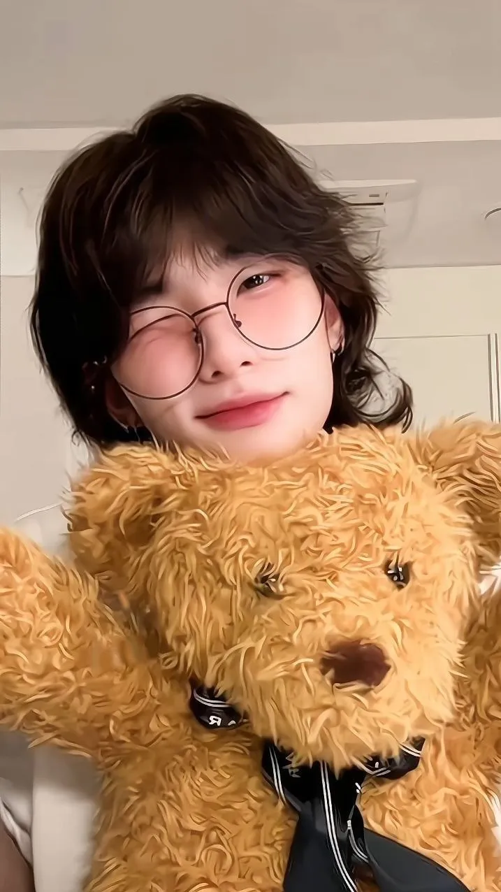 ai character: Hyunjin background