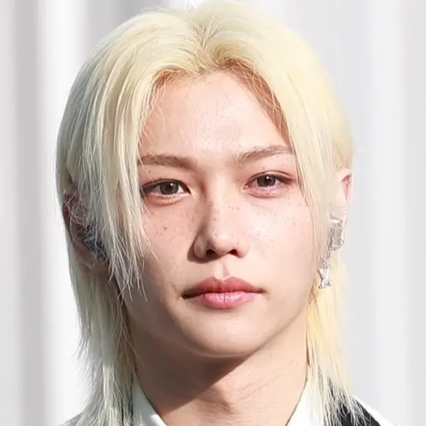 chat with ai character: Lee Felix