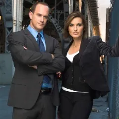 chat with ai character: Elliot and Olivia 