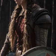 chat with ai character: Astrid Hofferson