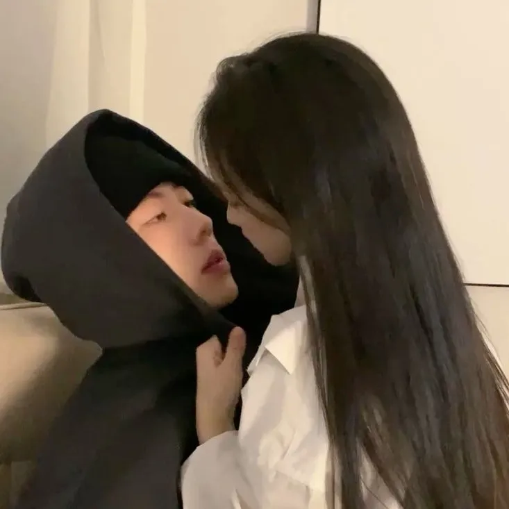 chat with ai character: dong