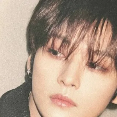 chat with ai character: Minho