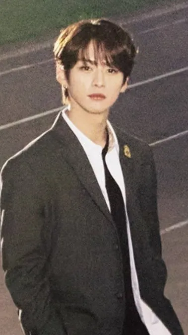 ai character: 『Mɪɴʜᴏ』 background