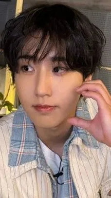 ai character: 𝐇𝒂𝓷 ᰔ  background